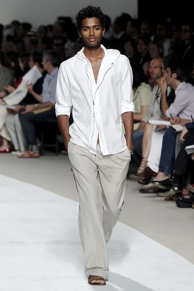 Look 10